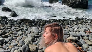 Russian teen girl swallows hot cum on Californian public beach — Eva Elfie